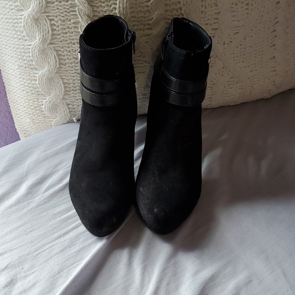 Metaphor size 8 1/2 black ankle booties - Picture 3 of 5